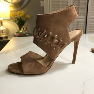 Nine West tan sandals